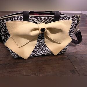 Elegant Cream Bow Satchel